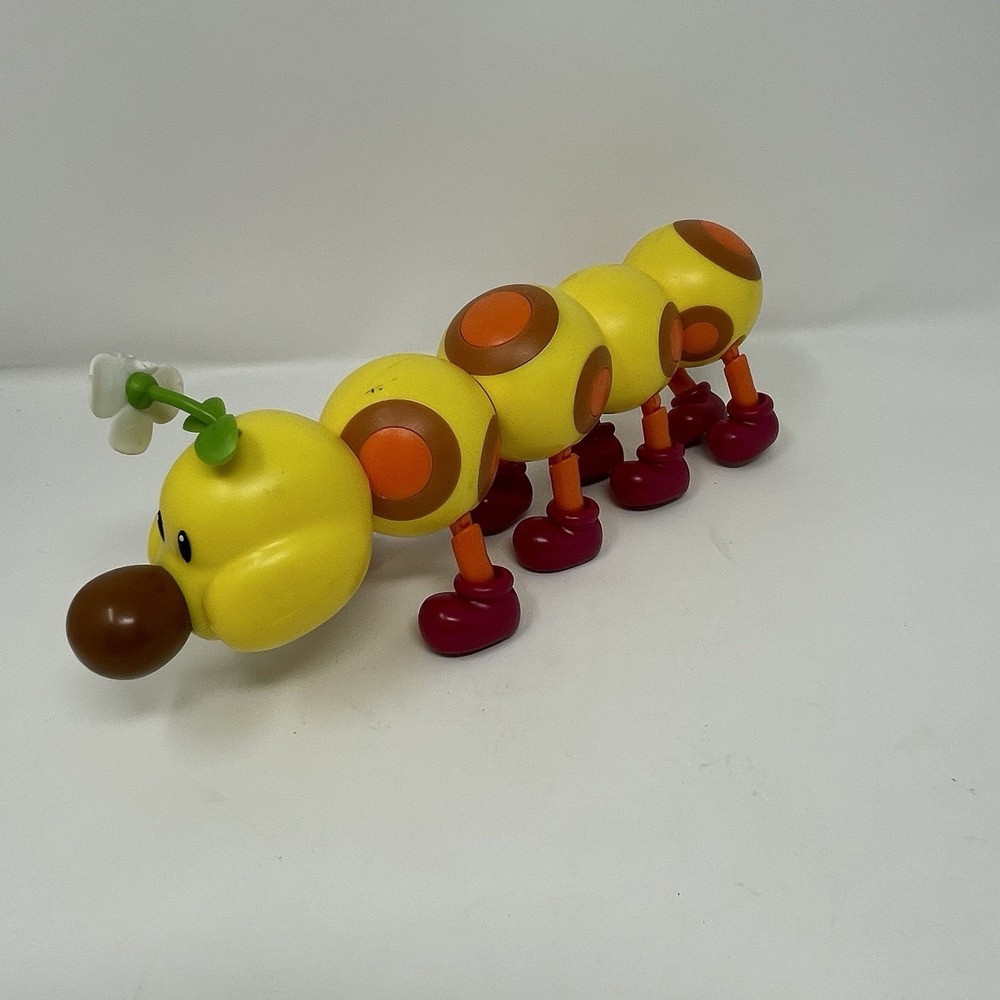 Super Mario Wiggler Figure 2023 Nintendo Yellow Caterpillar Jakks Pacific 12"